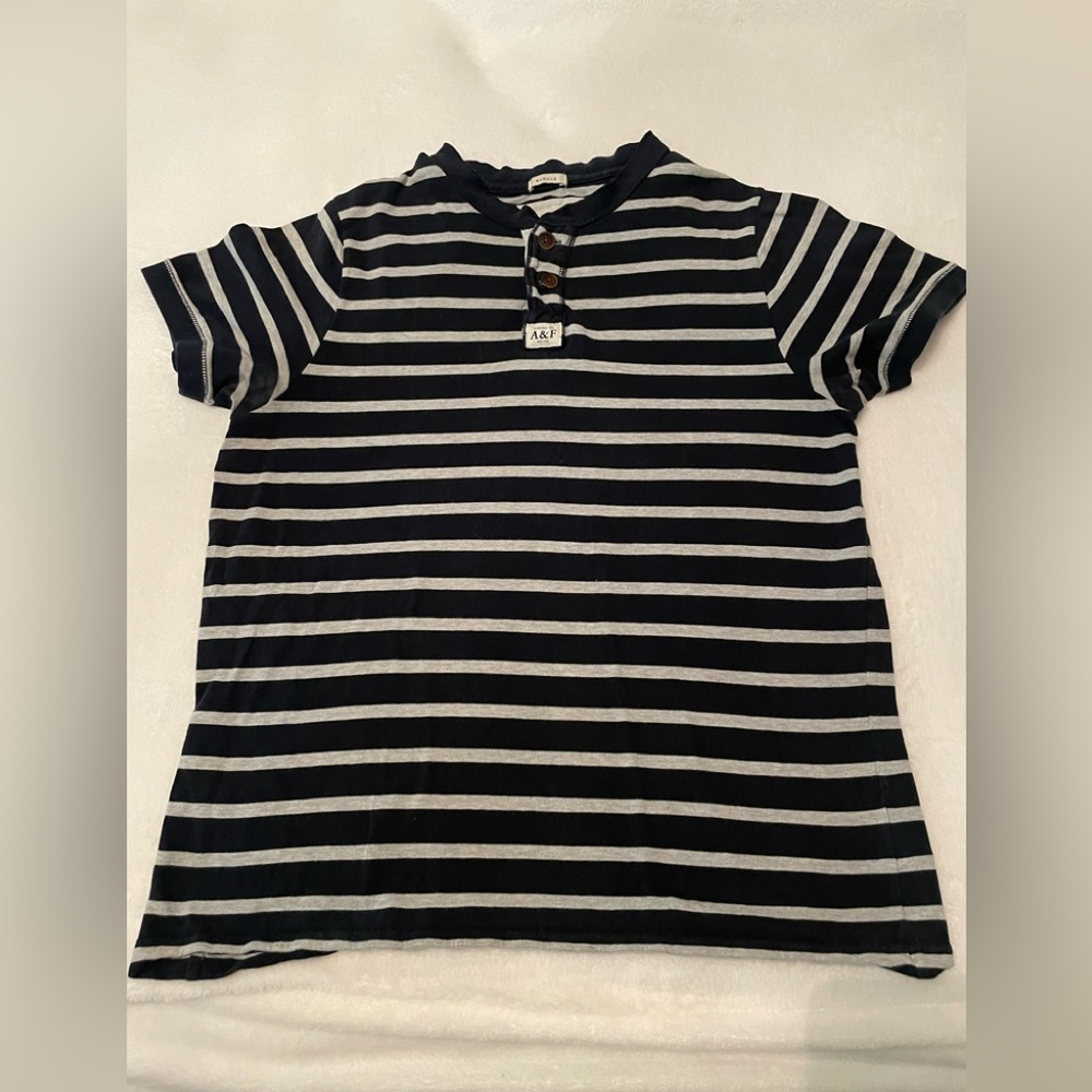 Abercrombie and Fitch tshirt